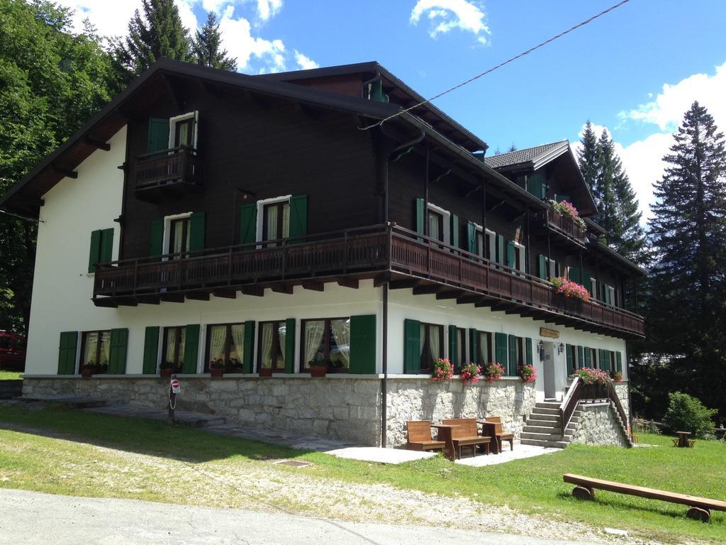 Casa Alpina Don Guanella Bed & Breakfast Macugnaga Exterior photo